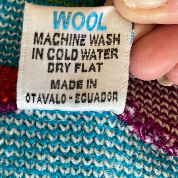 Yari Artesanias beautiful colorful 100 wool zip up hoodie. - Picture 11 of 11